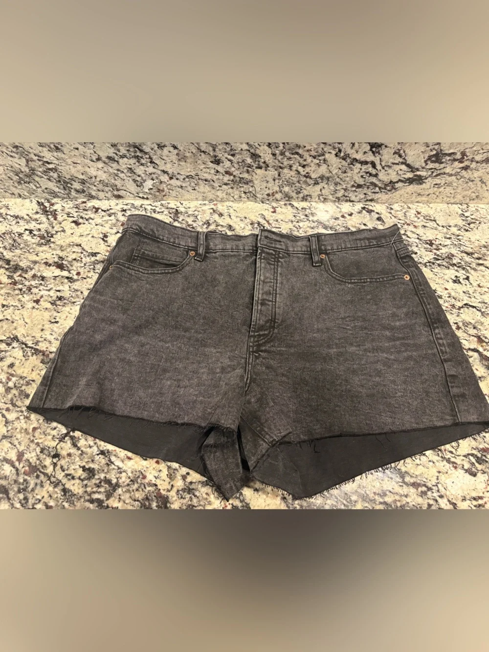 NEW Size 18 Old Navy Women's Black Washed Jean Shorts